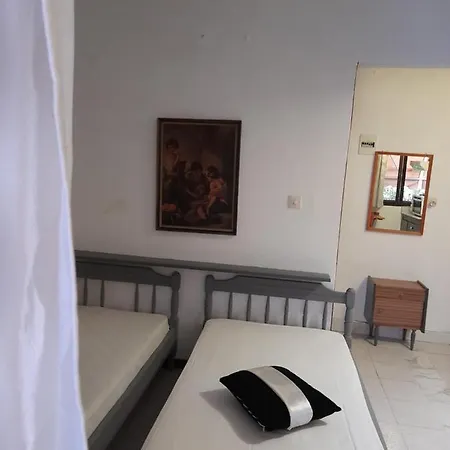 Aparthotel Lola's In Nea Skioni