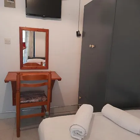 Aparthotel Lola's In Nea Skioni