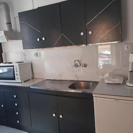 Aparthotel Lola's In Nea Skioni