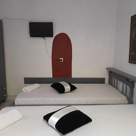 Aparthotel Lola's In