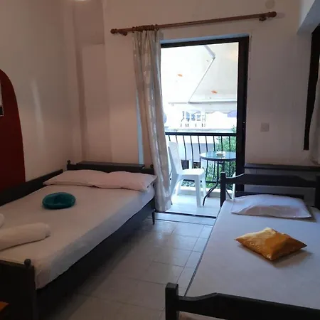 Lola's In Aparthotel Nea Skioni