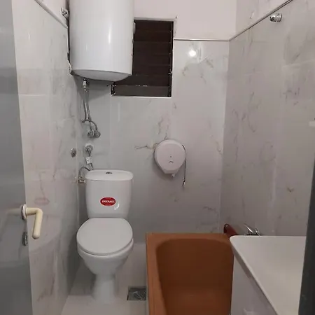 Aparthotel Lola's In