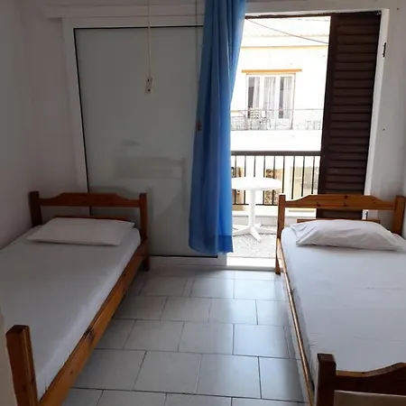 Lola's In Aparthotel *