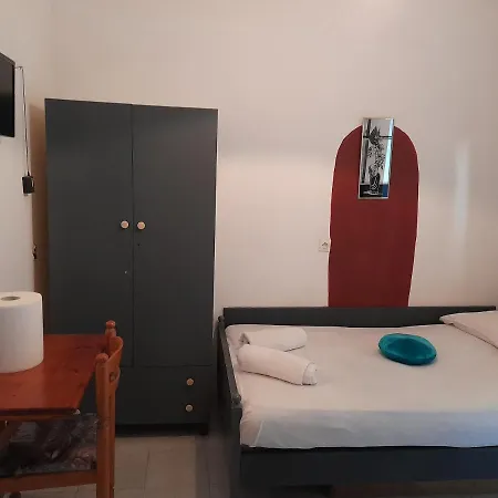 Lola's In Aparthotel *