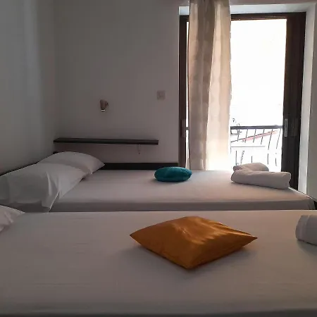 Lola's In Aparthotel